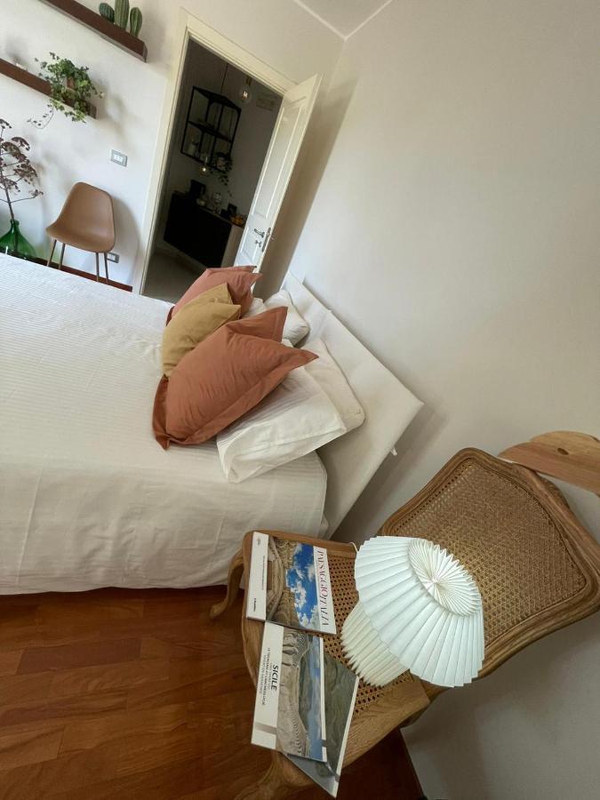 The Room Syracuse Bagian luar foto